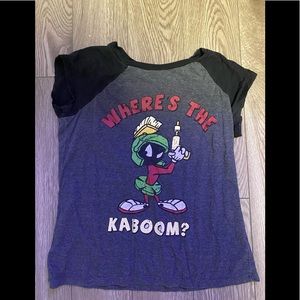 looney tunes T-shirt- used , good condition